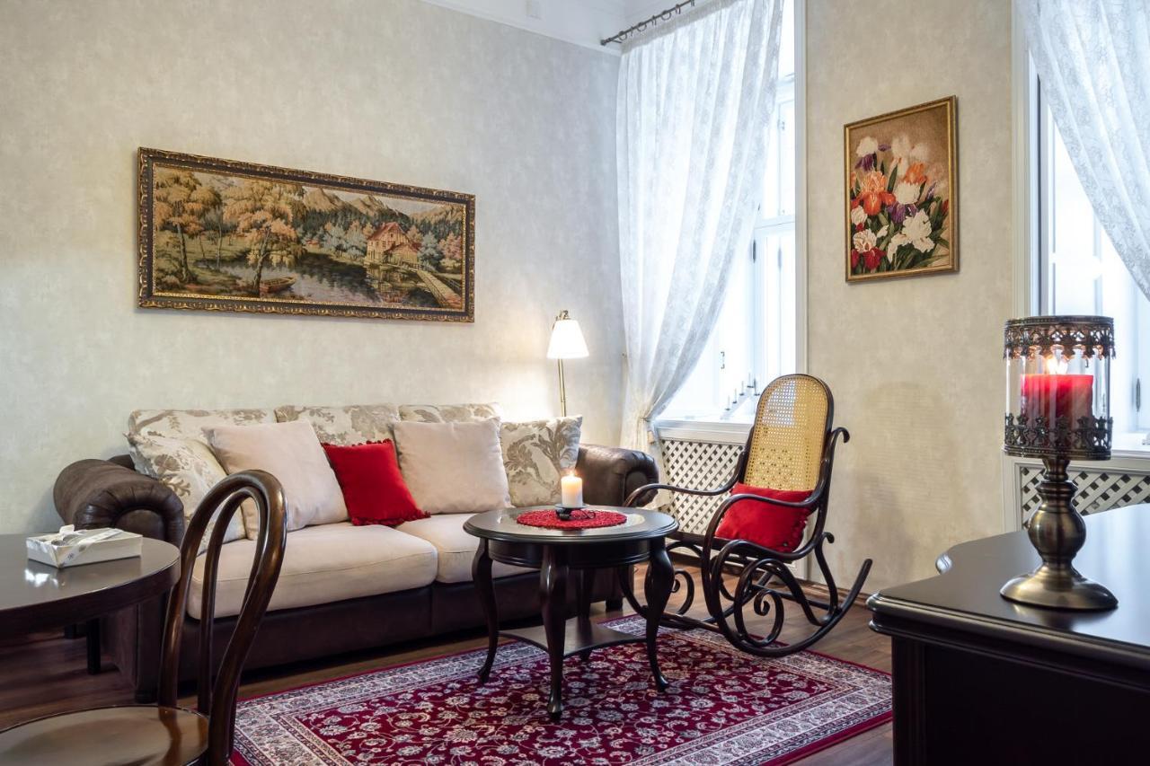 Classic Apartments In Old Town Tallinn Extérieur photo
