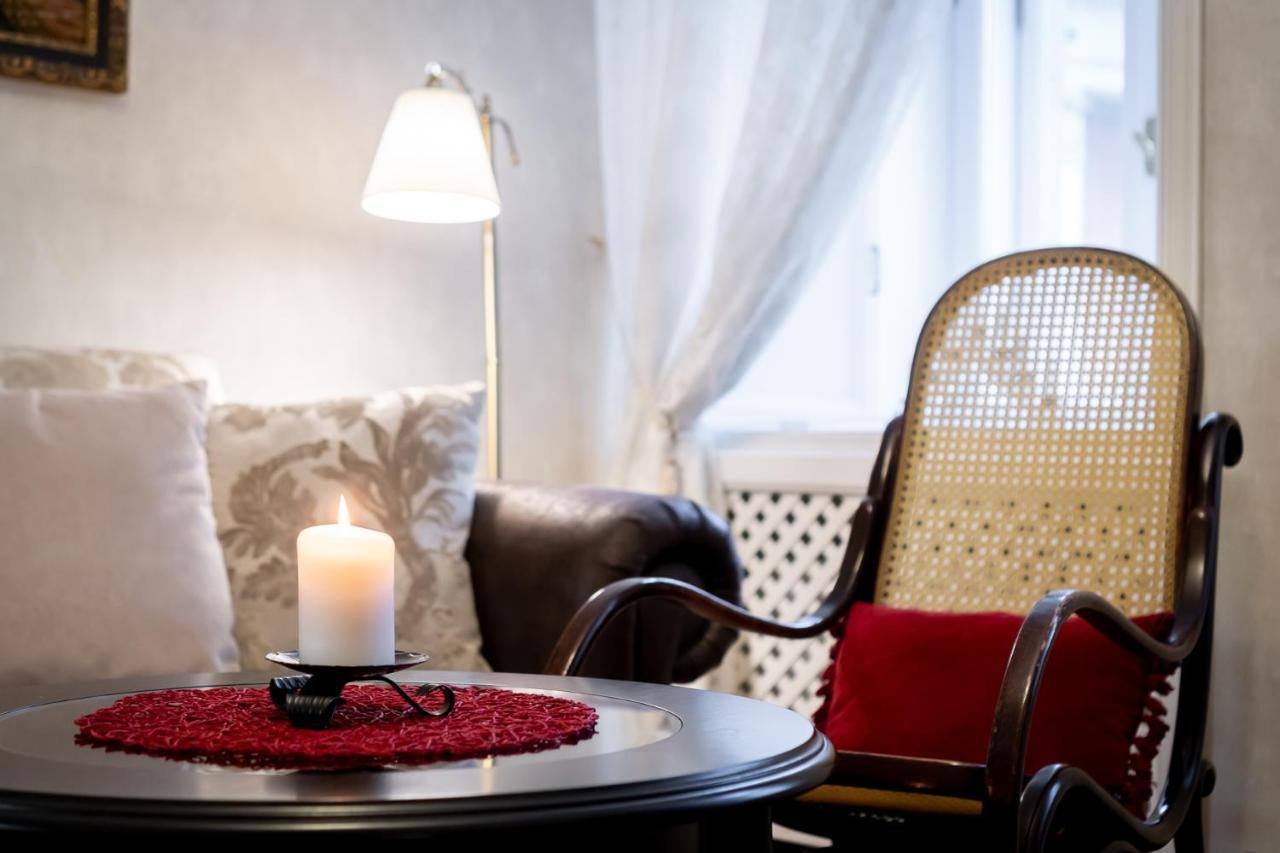 Classic Apartments In Old Town Tallinn Extérieur photo