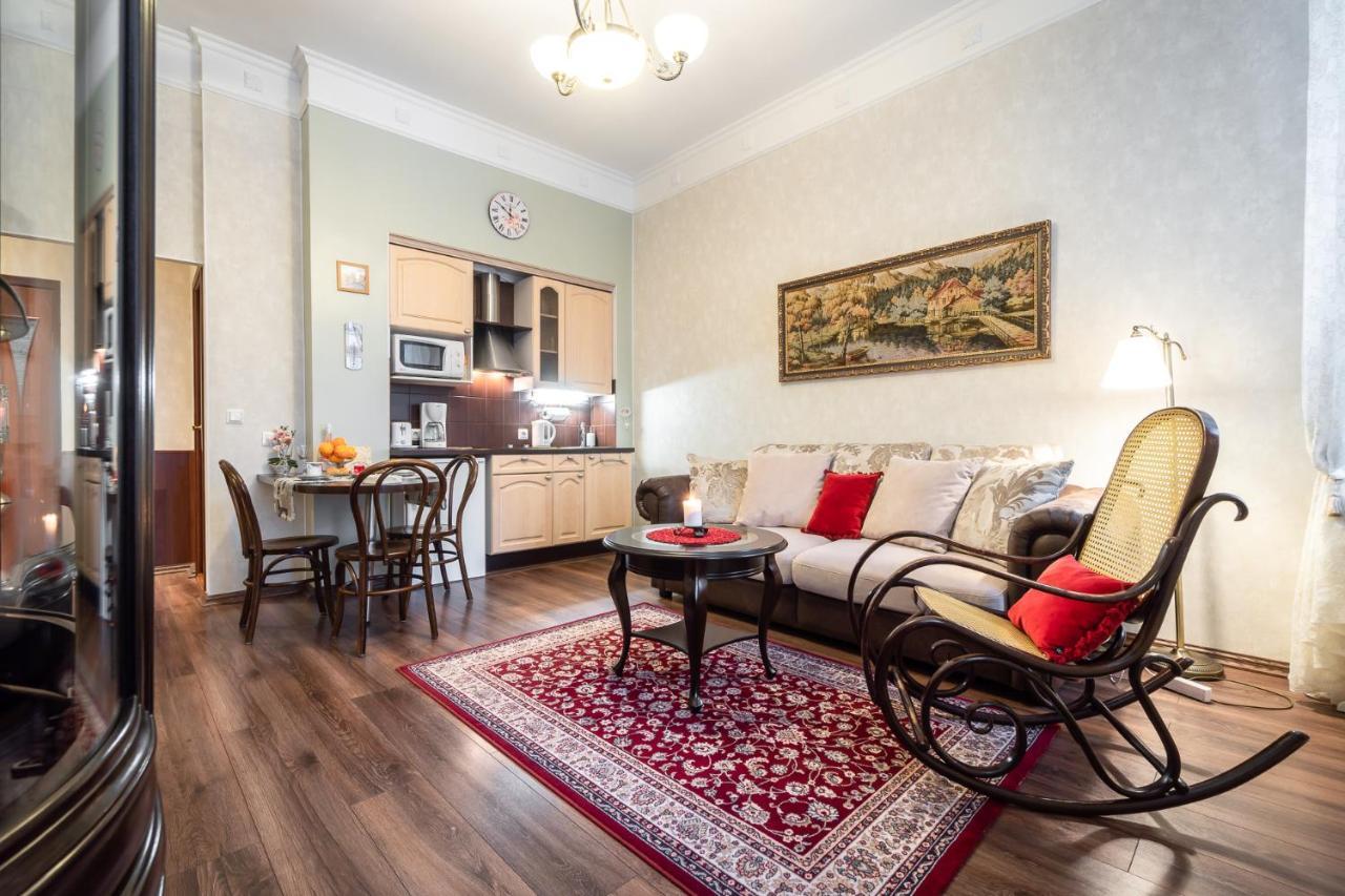 Classic Apartments In Old Town Tallinn Extérieur photo
